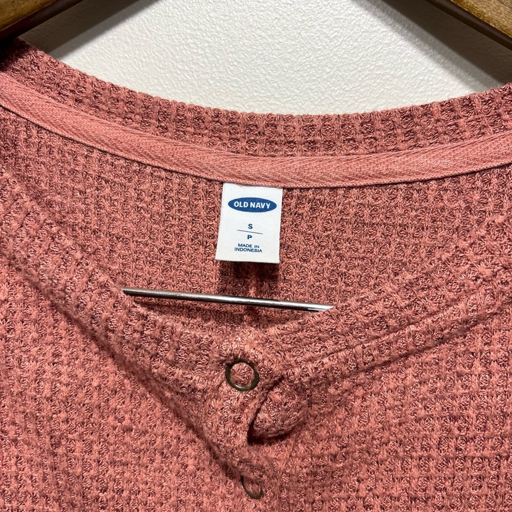Old Navy Waffle Knit Henley Long Sleeve Top Pink Size Small Soft Cozy - Picture 3 of 6